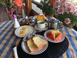 Meme Surung Homestay