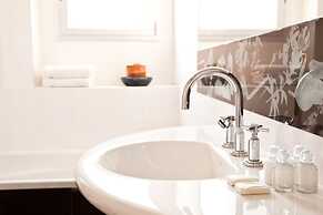 Art Suites & Gallery