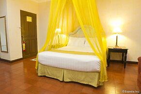 White Knight Hotel Intramuros