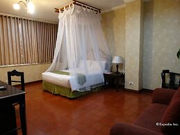 White Knight Hotel Intramuros