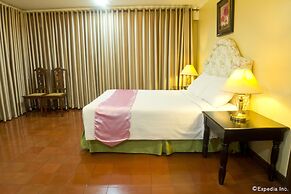 White Knight Hotel Intramuros