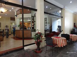 White Knight Hotel Intramuros