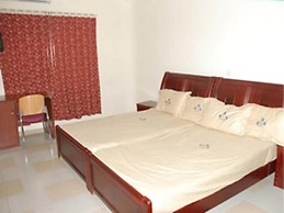 Oscarpak Royal Hotel