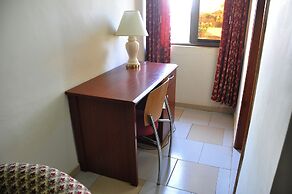 Oscarpak Royal Hotel