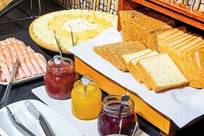 GHL Collection Armería Real Hotel