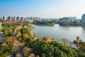 Crowne Plaza Shanghai Xiayang Lake by IHG