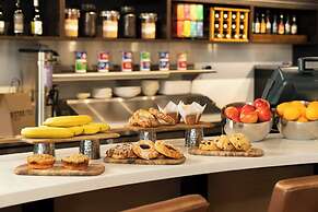 Courtyard Scottsdale Salt River