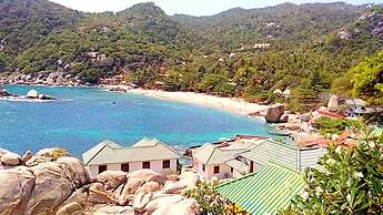 Family Tanote Bay Resort