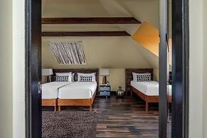 Corinda Contemporary