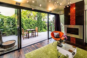 Corinda Contemporary