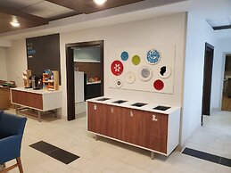 Holiday Inn Express & Suites Junction City by IHG