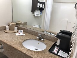 Days Inn & Suites by Wyndham Conroe North