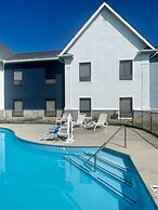 Grand Vista Hotel and Suites
