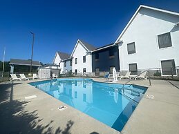 Grand Vista Hotel and Suites