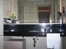 Washington Parquesol Suites & Hotel