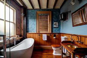 The Corinda Collection