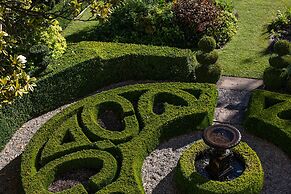 The Corinda Collection