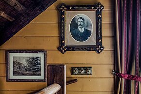 The Corinda Collection