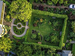 The Corinda Collection