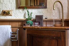 The Corinda Collection