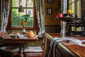 The Corinda Collection