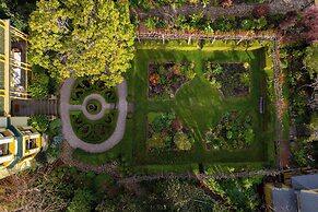 The Corinda Collection