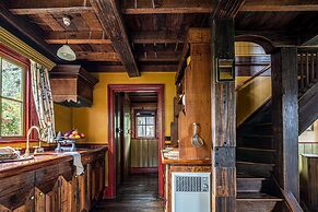 The Corinda Collection