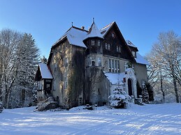 Palac Mysliwski - Orle