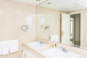 Coral Beach Aparthotel