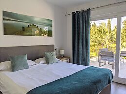 Coral Beach Aparthotel