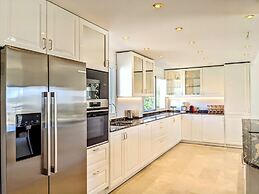 Coral Beach Aparthotel