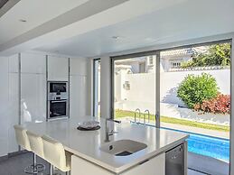 Coral Beach Aparthotel