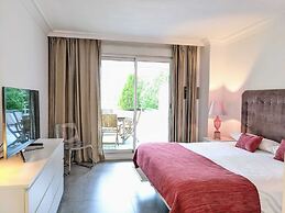 Coral Beach Aparthotel