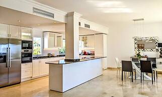 Coral Beach Aparthotel