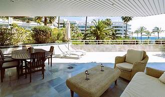 Coral Beach Aparthotel