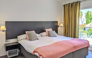 Coral Beach Aparthotel