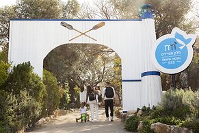Gesher HaZiv TravelHotel