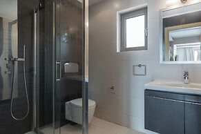 Kymothoe Elite Suites