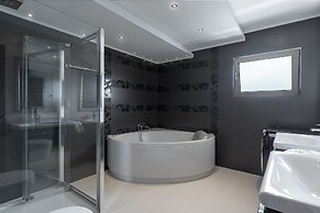Kymothoe Elite Suites