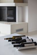 Kymothoe Elite Suites