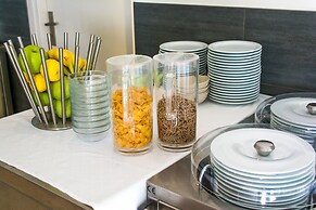 Kymothoe Elite Suites