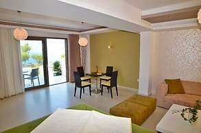 Kymothoe Elite Suites