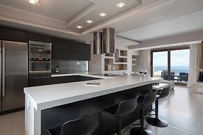 Kymothoe Elite Suites