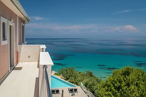 Kymothoe Elite Suites