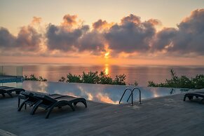 Kymothoe Elite Suites