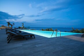 Kymothoe Elite Suites