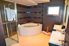 Kymothoe Elite Suites