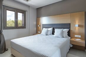 Kymothoe Elite Suites