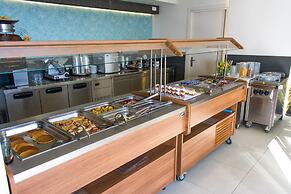 Kymothoe Elite Suites