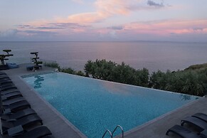 Kymothoe Elite Suites